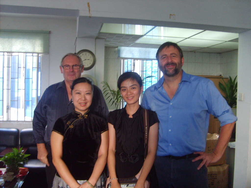 Thomas Kent Clock Played a visit to Xiamen D&F Co.,ltd. for clock developping business